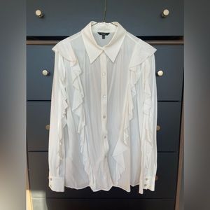 Blouse with ruffled sleeves